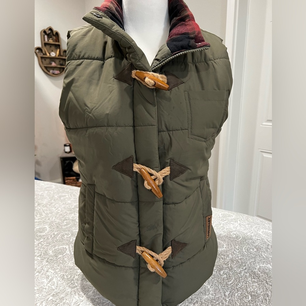 Legendary Whitetail Vest Only Worn Once